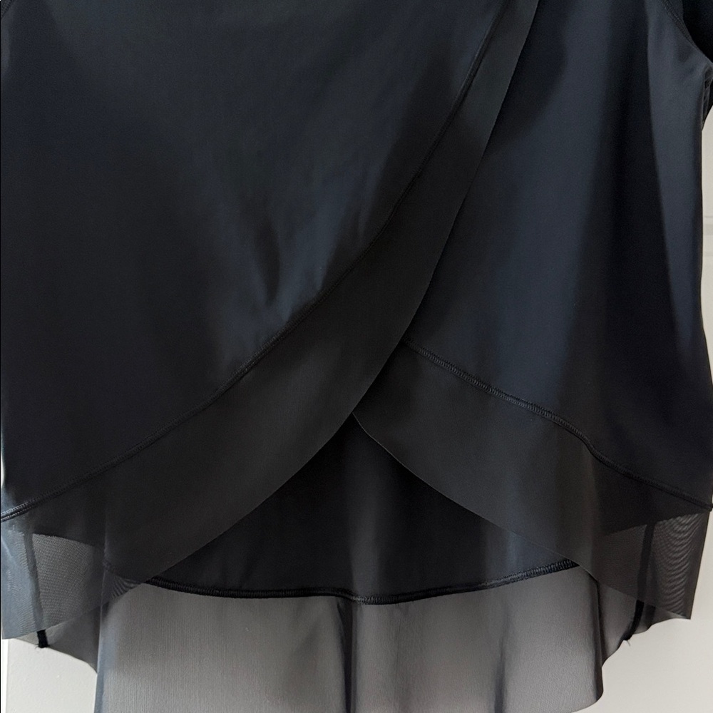 Lululemon Athletica Black Cross Back Short Sleeve Top w/Sheer trim Sz 6 - Picture 3 of 9